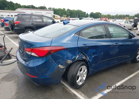 2016 Hyundai Elantra Value Edition z USA, uszkodzony, nr VIN KMHDH4AE5GU621292